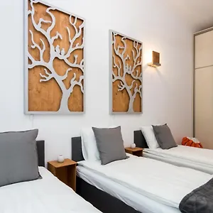  Apartment Oasis By Cozyplace